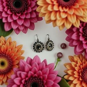 Banana‎ Republic Black and Silver Earrings